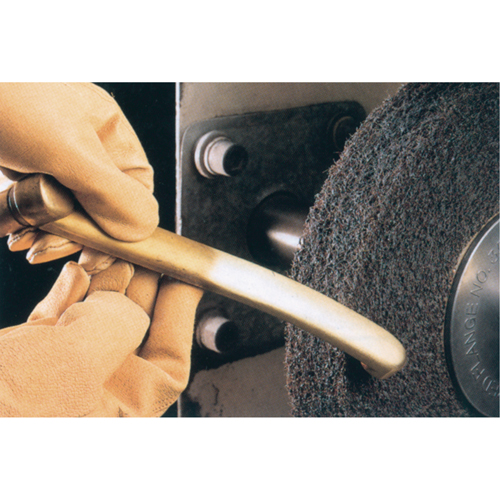 Meules de finition Scotch-Brite, 6" x 1", Arbre de 1" Helyx Safety & Industrial Supplies