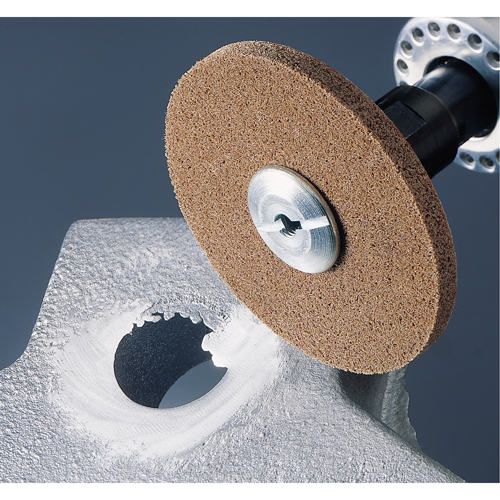 Meules homog&egrave;nes d'&eacute;barbage EXL Scotch-Brite, 3" x 1/4", Arbre de 3/16", Grain de 6S Helyx Safety & Industrial Supplies