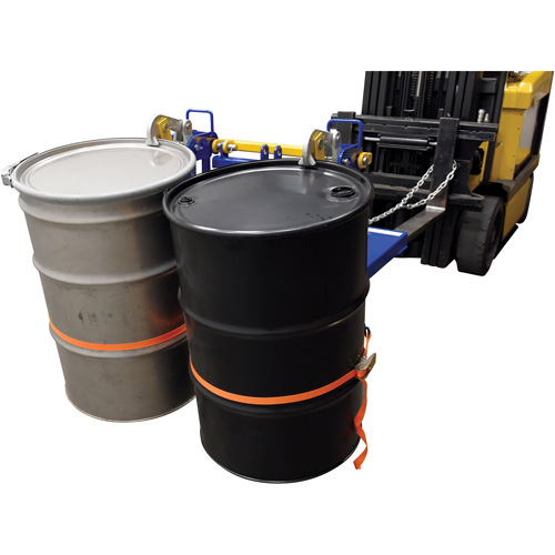 Manipulateur de barils Eagle Beak automatique, Pour 55 gal. US (45 gal. imp.) Helyx Safety & Industrial Supplies