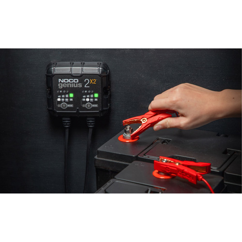Chargeur de batterie 2 sorties de 4 A Genius 2X2 Helyx Safety & Industrial Supplies