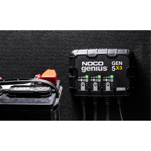 Chargeur de batterie embarqu&eacute; &agrave; 3 sorties de 15 amp&egrave;res Gen5X3 Genius Helyx Safety & Industrial Supplies