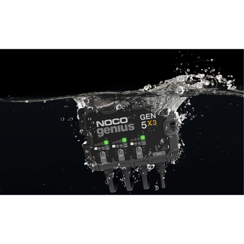 Chargeur de batterie embarqu&eacute; &agrave; 3 sorties de 15 amp&egrave;res Gen5X3 Genius Helyx Safety & Industrial Supplies