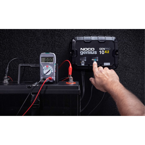 Chargeur de batterie embarqu&eacute; &agrave; 2 sorties de 20 amp&egrave;res GenPro10X2 Genius Helyx Safety & Industrial Supplies