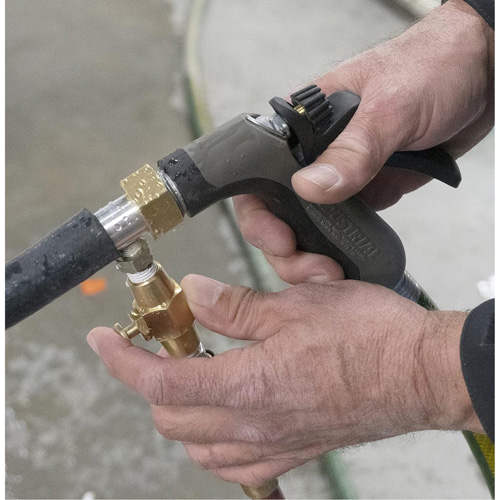 Outil de rinçage &agrave; contre-courant pour radiateur avec air Helyx Safety & Industrial Supplies