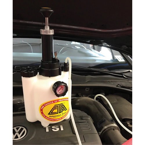 Trousse maître de purgeur de freins sous pression avec adaptateurs Helyx Safety & Industrial Supplies