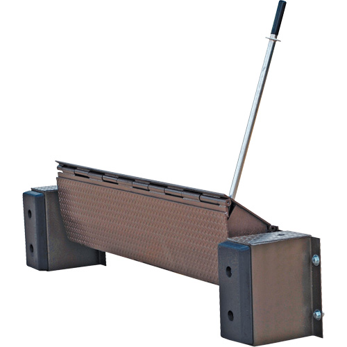Niveleur de quai m&eacute;canique Edge-O-Dock, 99" la, 72" Largeur de la plateforme, 29" Port&eacute;e Helyx Safety & Industrial Supplies