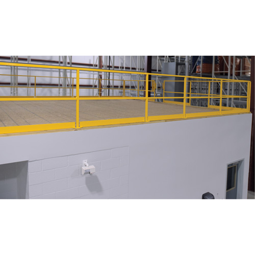 Barri&egrave;re de s&eacute;curit&eacute; pour mezzanine, 68-1/2" lo x 42" ha, 80-1/16" &eacute;lev&eacute;e, Jaune Helyx Safety & Industrial Supplies