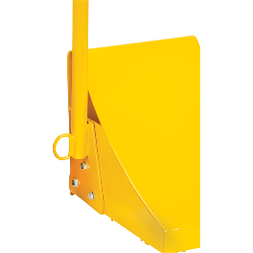 Cale de roue pour la glace avec poign&eacute;e ergonomique, Acier, Jaune, 8-1/16" la x 10-5/8" p x 8-13/16" h Helyx Safety & Industrial Supplies