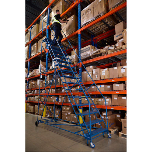 Escabeau roulant certifi&eacute; CSA avec marche verrouillable, 16 marches, Largeur de la marche 30", Hauteur de la plateforme 144", Acier Helyx Safety & Industrial Supplies