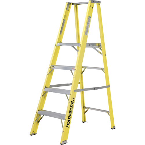 Escabeaux industriels robustes &agrave; plateforme (s&eacute;rie 6500), 8', Cap. De 300 lb Helyx Safety & Industrial Supplies
