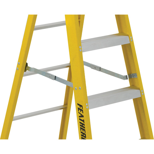 Escabeaux industriels robustes (s&eacute;rie 6900), 4', Fibre de verre, Capacit&eacute; 300 lb, Type 1A Helyx Safety & Industrial Supplies