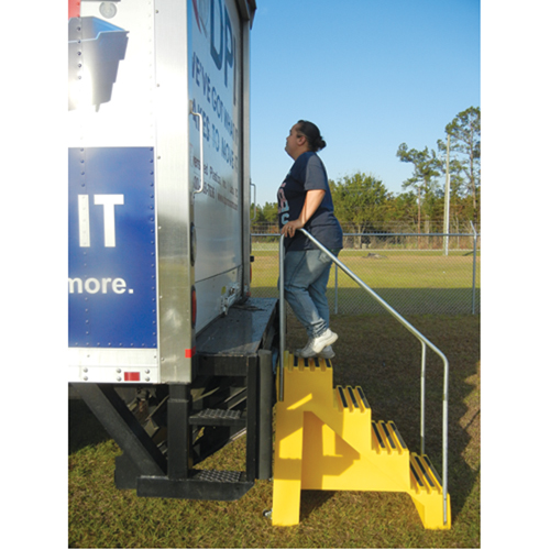 Industrial Step Stool, 4 Steps, 43" x 22-1/2" x 66" High Helyx Safety & Industrial Supplies