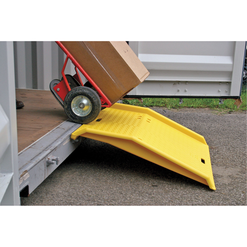 Rampe portable en poly pour contenant d'exp&eacute;dition, Capacit&eacute; de 750 lb, 35" la x 36" lo Helyx Safety & Industrial Supplies