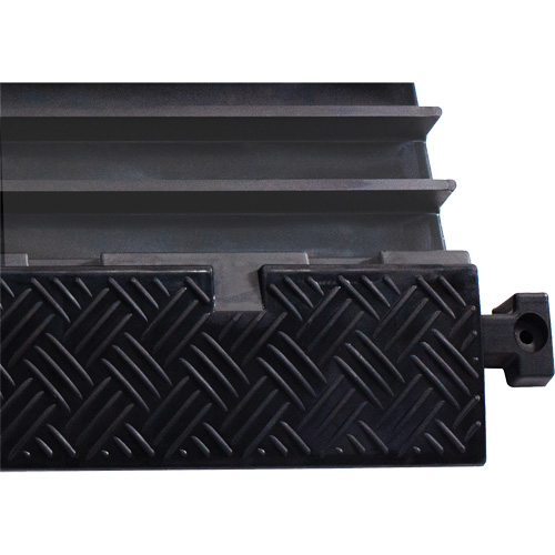 Protecteur de c&acirc;ble de s&eacute;rie moyenne Powerhouse, 5 canaux, 36" lo x 19,63" la x 2,25" h Helyx Safety & Industrial Supplies