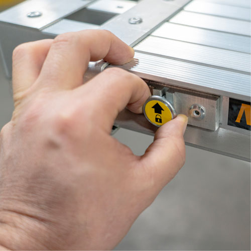 Planche de travail t&eacute;lescopique, 156" la x 12" pr, Capacit&eacute; de 250 lb, D&eacute;mont&eacute; Helyx Safety & Industrial Supplies
