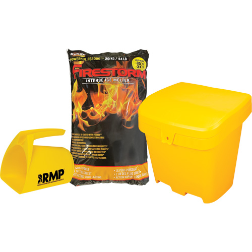 Ensemble de produit de d&eacute;glaçage intense Firestorm avec 56 sacs, Sac, 44 lb (20 kg), Point de fonte -32°C (-25°F) Helyx Safety & Industrial Supplies