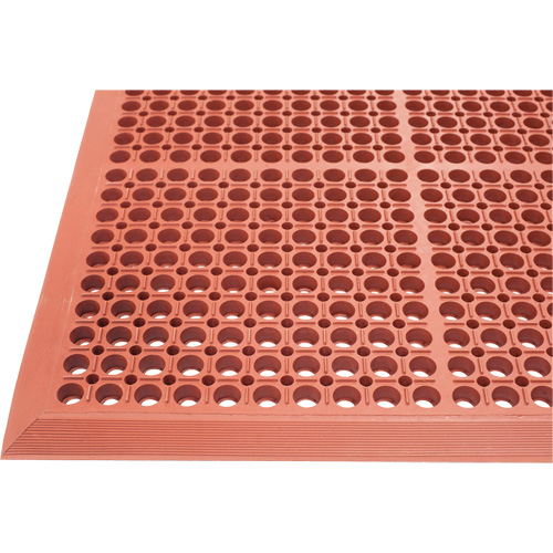 Competitor Series Mats, Slotted, 3' x 5' x 7/8", Orange, Natural Rubber Helyx Safety & Industrial Supplies