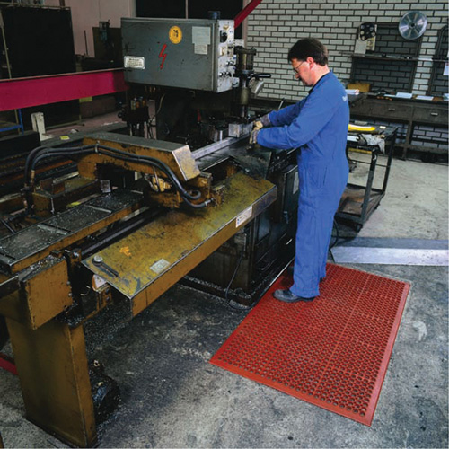 Competitor Series Mats, Slotted, 3' x 5' x 7/8", Orange, Natural Rubber Helyx Safety & Industrial Supplies