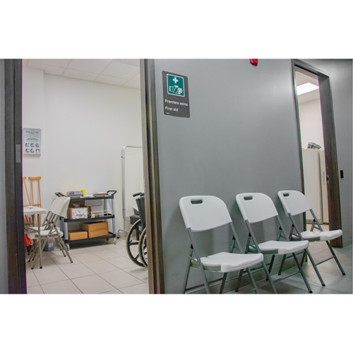 Chaises pliantes, Poly&eacute;thyl&egrave;ne, Blanc, Capacit&eacute; 350 lb Helyx Safety & Industrial Supplies