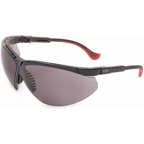 Lunettes de s&eacute;curit&eacute; Uvex Genesis XC, Lentille Grise/fum&eacute;e, Anti-&eacute;gratignures, R&eacute;pond ou surpasse la norme CSA Z94.3 Helyx Safety & Industrial Supplies