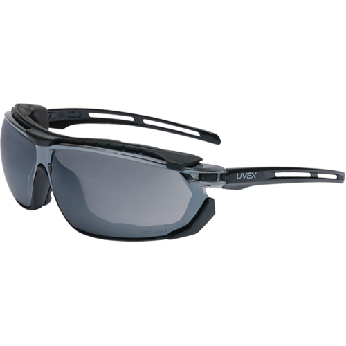 Lunettes de s&eacute;curit&eacute; &eacute;tanches Uvex Tirade, Lentille Argent/Miroir, Antibu&eacute;e, ANSI Z87+/R&eacute;pond ou surpasse la norme CSA Z94.3 Helyx Safety & Industrial Supplies