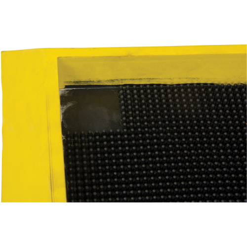 Foot Sanitizing Matting, Rubber, 2-2/3' W x 3-1/4' L x 2-1/2" Thick, Yellow Helyx Safety & Industrial Supplies