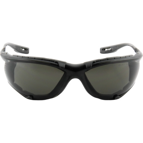 Lunettes de s&eacute;curit&eacute; avec joint en mousse Virtua, Lentille Grise/fum&eacute;e, Antibu&eacute;e, ANSI Z87+/R&eacute;pond ou surpasse la norme CSA Z94.3 Helyx Safety & Industrial Supplies