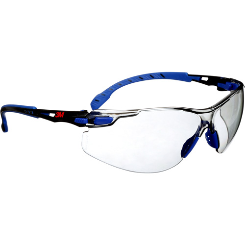 Lunettes de s&eacute;curit&eacute; Solus avec lentille Scotchgard, Lentille Int&eacute;rieur/ext&eacute;rieur, Antibu&eacute;e, R&eacute;pond ou surpasse la norme CSA Z94.3 Helyx Safety & Industrial Supplies