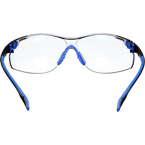 Lunettes de s&eacute;curit&eacute; Solus avec lentille Scotchgard, Lentille Int&eacute;rieur/ext&eacute;rieur, Antibu&eacute;e, R&eacute;pond ou surpasse la norme CSA Z94.3 Helyx Safety & Industrial Supplies