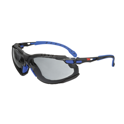 Ensemble de lunettes de s&eacute;curit&eacute; Solus, Lentille Fum&eacute;e, Antibu&eacute;e, R&eacute;pond ou surpasse la norme CSA Z94.3 Helyx Safety & Industrial Supplies