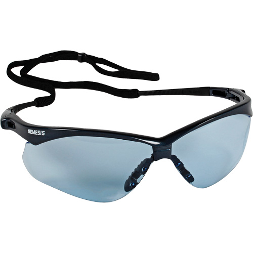 Lunettes de s&eacute;curit&eacute; Nemesis de Kleenguard, Lentille Bleu p&acirc;le, Anti-&eacute;gratignures, ANSI Z87+/R&eacute;pond ou surpasse la norme CSA Z94.3 Helyx Safety & Industrial Supplies