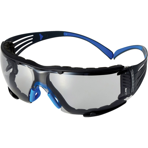 Lunettes de s&eacute;curit&eacute; SecureFit s&eacute;rie 400, Lentille Int&eacute;rieur/ext&eacute;rieur, Antibu&eacute;e/Anti-&eacute;gratignures, ANSI Z87+/R&eacute;pond ou surpasse la norme CSA Z94.3 Helyx Safety & Industrial Supplies
