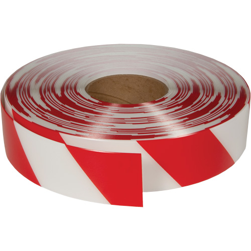 Ruban de marquage tr&egrave;s r&eacute;sistant pour plancher ArmorStripe, 2" x 100', PVC, Rouge et blanc Helyx Safety & Industrial Supplies