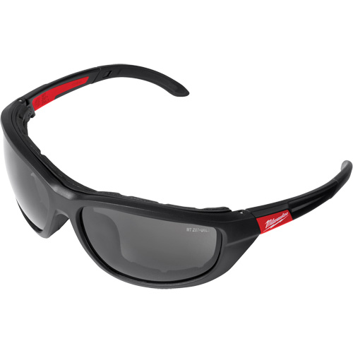 Lunettes de s&eacute;curit&eacute; performantes avec joint, Lentille Noir, Polaris&eacute;, R&eacute;pond ou surpasse la norme CSA Z94.3 Helyx Safety & Industrial Supplies