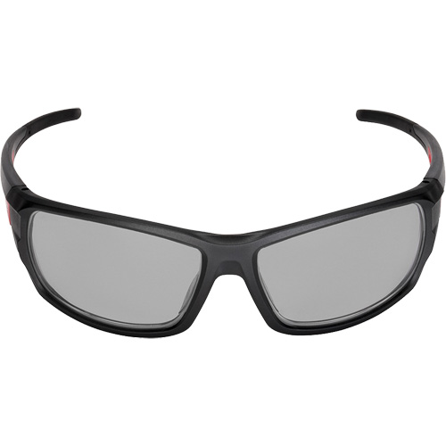Lunettes de s&eacute;curit&eacute; performantes, Lentille Gris, Antibu&eacute;e, ANSI Z87+/R&eacute;pond ou surpasse la norme CSA Z94.3 Helyx Safety & Industrial Supplies