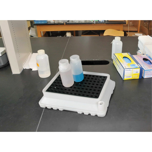 P4 Ultra-Spill Tray, 17" lo x 21" la x 4" h, Cap. de d&eacute;versement 2,9 gal. US Helyx Safety & Industrial Supplies