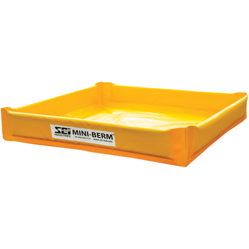 Berme de confinement compacte Mini-Berm en PVC jaune, Capacit&eacute; 60 gal. US, 4' la x 4' lo x 6" h Helyx Safety & Industrial Supplies