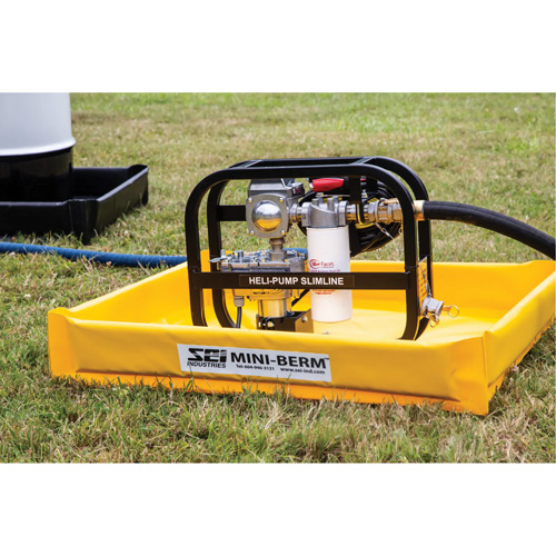 Berme de confinement compacte Mini-Berm en PVC jaune, Capacit&eacute; 22 gal. US, 3' la x 3' lo x 4" h Helyx Safety & Industrial Supplies