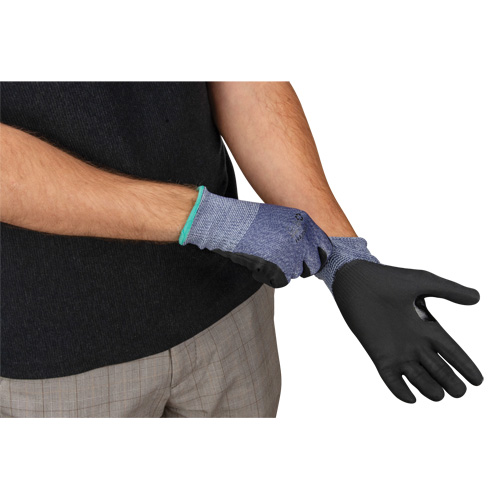 Cut-Resistant Gloves, Size Medium, 15 Gauge, Foam Nitrile Coated, HPPE Shell, ASTM ANSI Level A3 Helyx Safety & Industrial Supplies