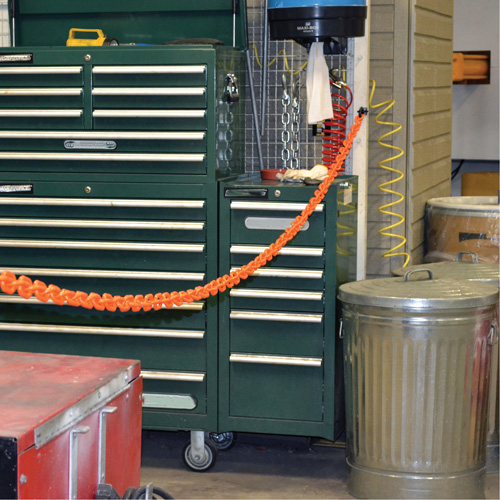 Ensemble de barri&egrave;re &agrave; chaîne magn&eacute;tique pour l'entrep&ocirc;t, Orange, Maillon de 2", 15' de long Helyx Safety & Industrial Supplies