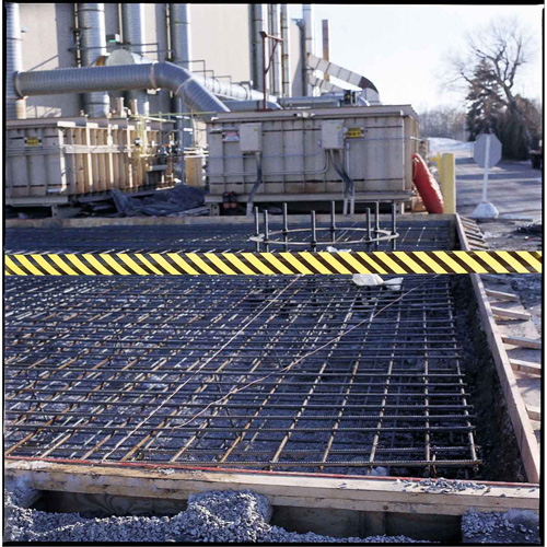 Ruban pour barricade, Anglais, 3" la x 200' lo, 3 mils, Noir sur jaune Helyx Safety & Industrial Supplies