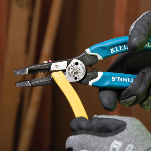Outil polyvalent Klein-Kurve pour d&eacute;nuder, couper et sertir les fils, 8-1/4" lo, 8 - 20 AWG Helyx Safety & Industrial Supplies