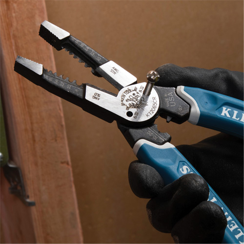 Outil polyvalent Klein-Kurve pour d&eacute;nuder, couper et sertir les fils, 8-1/4" lo, 8 - 20 AWG Helyx Safety & Industrial Supplies