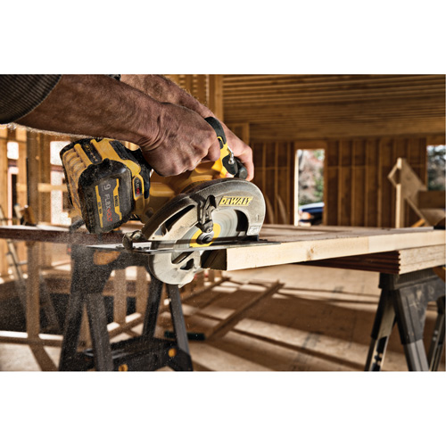 Scie circulaire sans balai Flexvolt Max avec frein &eacute;lectrique (outil seulement), 7-1/4", 60 V Helyx Safety & Industrial Supplies