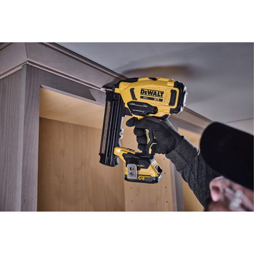 Cloueuse de finition sans fil cal 18 XR, 20 V, Lithium-ion Helyx Safety & Industrial Supplies