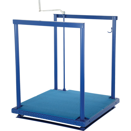 Ergonomic Posi-Crank Platform With Anti-Fatigue Mat, 36" W x 72" D, 500 lbs. Capacity, All-Welded Helyx Safety & Industrial Supplies
