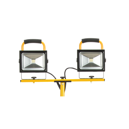 Projecteur double, DEL, 40 W, 4800 lumens, Boîtier en Aluminium Helyx Safety & Industrial Supplies