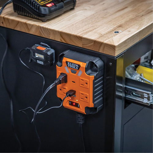 Powerbox 1 Magnetic Power Strip, 4 Outlet(s), 5', 120 V Helyx Safety & Industrial Supplies
