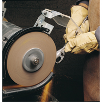 Scotch-Brite Cut & Polish Wheels, 6" Dia. x 1" W, 1" Arbor, Aluminum Oxide Helyx Safety & Industrial Supplies