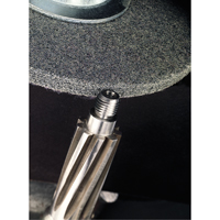 Meules homog&egrave;nes d'&eacute;barbage EXL Scotch-Brite, 1" x 1", Arbre de 3/16", Grain de 2A, Oxyde d'aluminium Helyx Safety & Industrial Supplies